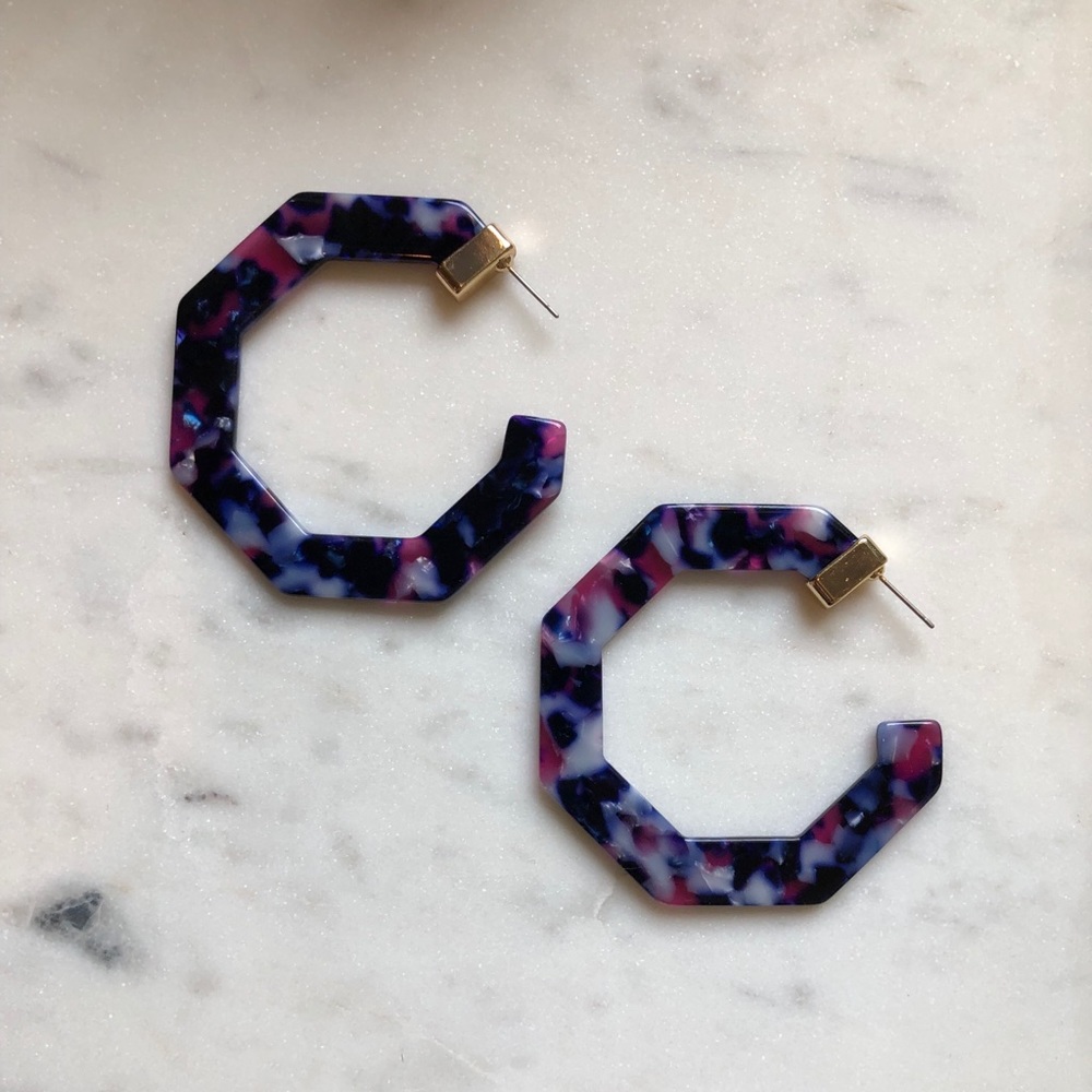 NWOT!! The Elly Geometric Resin Hoop - Picture 6 of 6